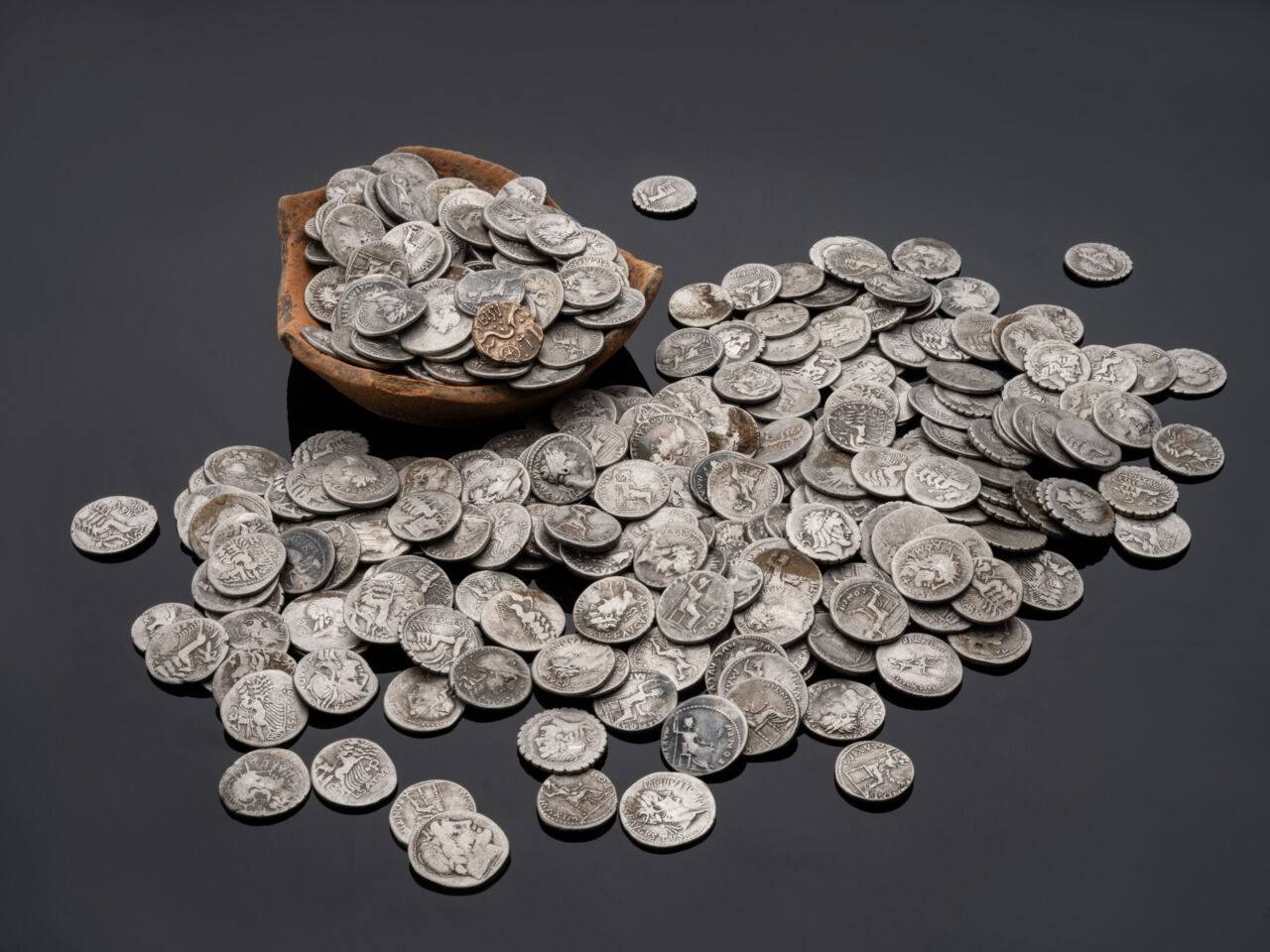 The Worcestershire Conquest Hoard